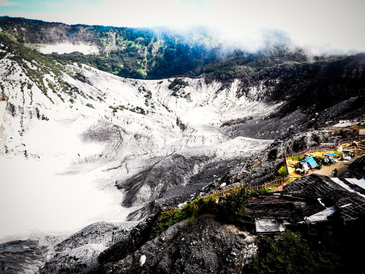 Gunung Tangkuban Parahu (Kawah Ratu)
